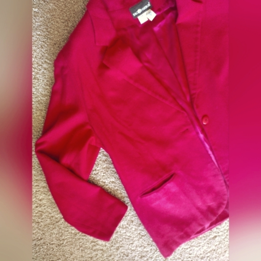 Sag Harbor Vintage Blazer with Notched Lapels and Tailored Fit - Picture 6 of 8